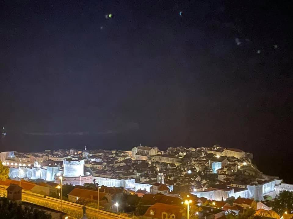 Charming View Old Town Ap, With Free Parking Appartement Dubrovnik Buitenkant foto